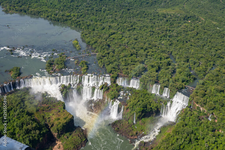 Iguazú in Bildern: Wasserfälle, Regenbogen und Regenwald 1 Iguazú in Bildern: Wasserfälle, Regenbogen und Regenwald